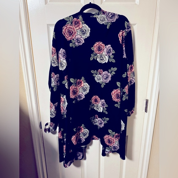 Lularoe Caroline 2XL - Picture 2 of 5